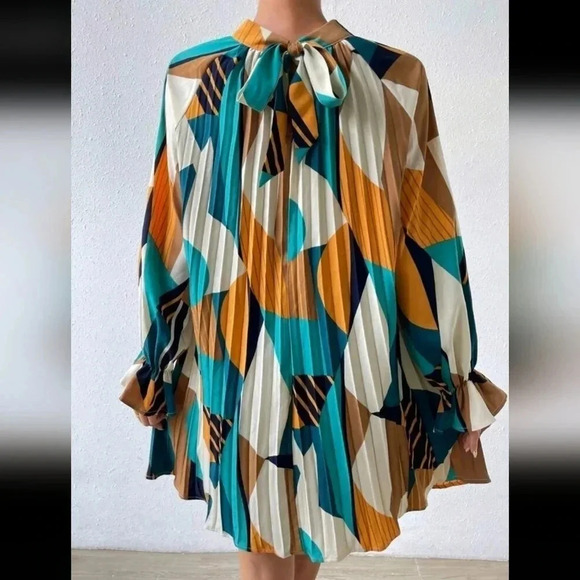 Geo Print Flare Sleeve Pleated Detail Mock Neck Dress - Picture 3 of 5